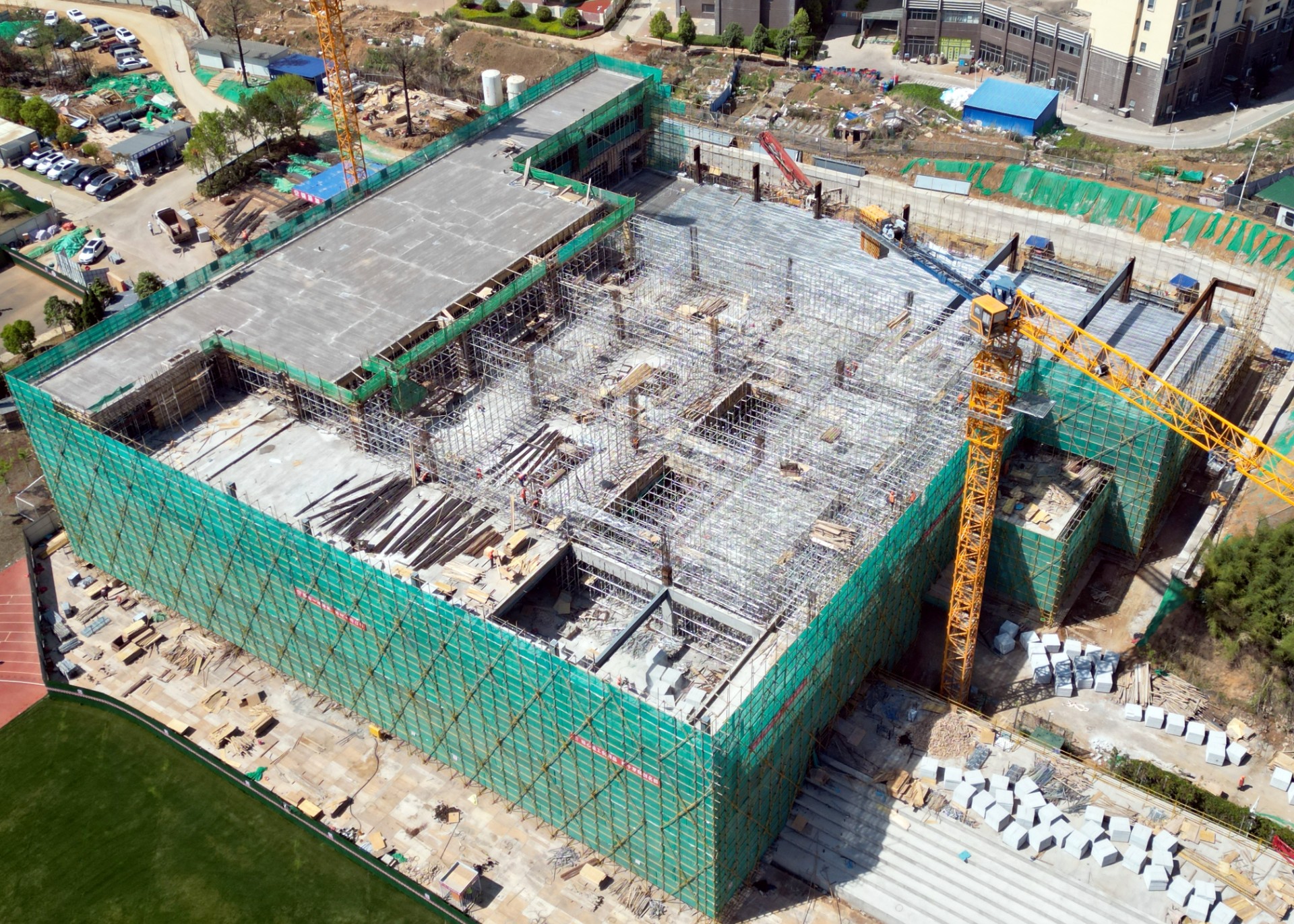 昆明市体育学校改扩建项目全面封顶