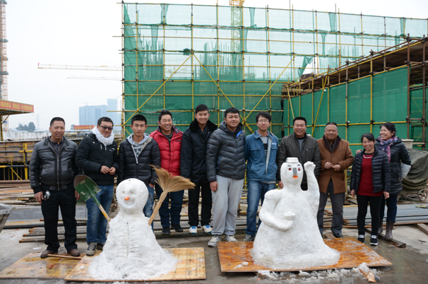 三世界杯足球比分预测阜外工地组织堆雪人活动