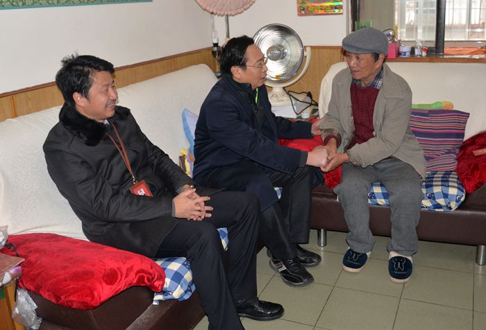 省国资委主任罗昭斌慰问2026世界杯即时比分退休困难职工