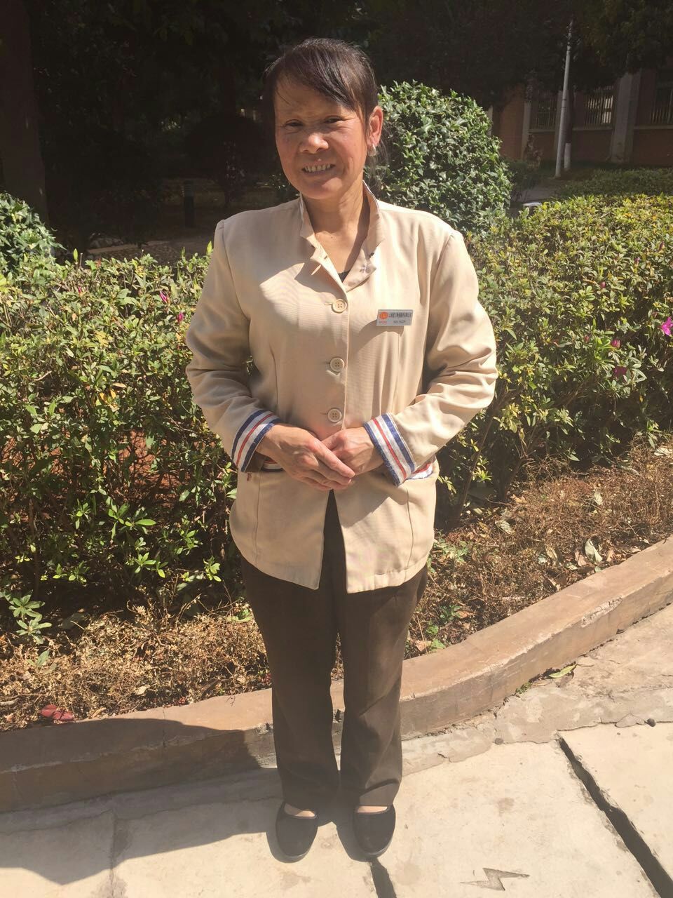 失主写感谢信致谢——物业世界杯官网合作平台景秀花园服务处保洁员柏莲票拾金不昧