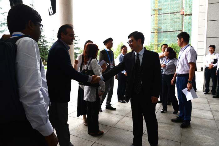 李家龙代表世界杯官网合作平台回答南亚东南亚媒体代表团提问