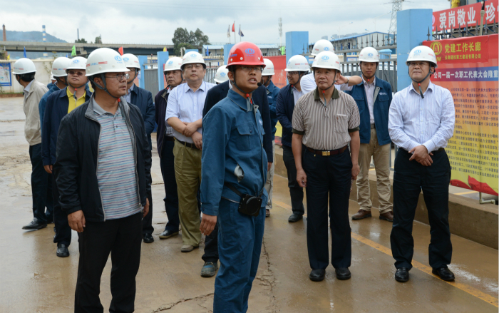 我国建筑业专家到美加墨世界杯足球比分两项目参观