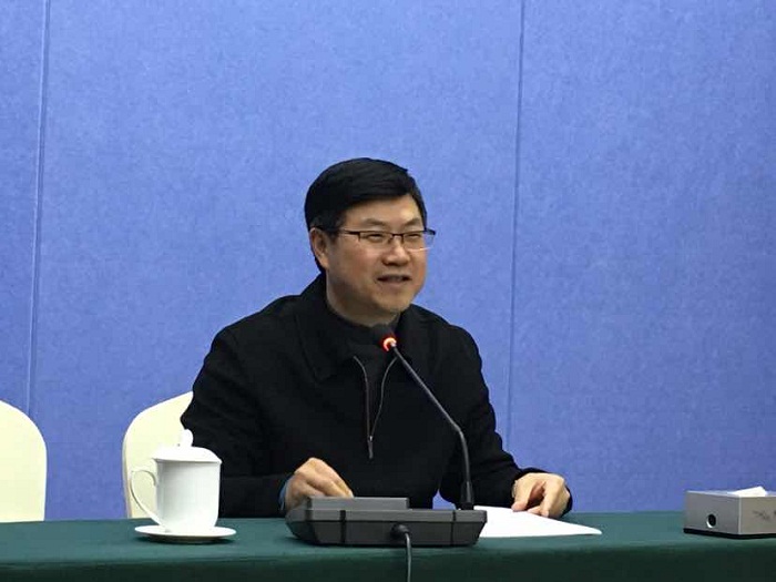 李家龙为世界杯网址青年团干讲党课
