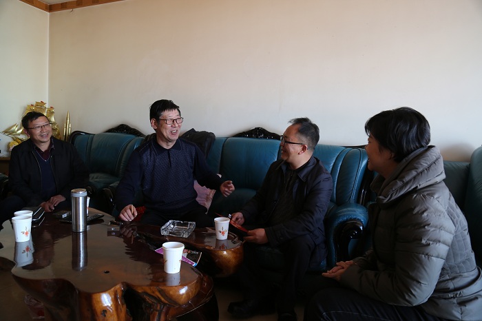 翁斌走访慰问世界杯官方老领导、老党员和困难职工