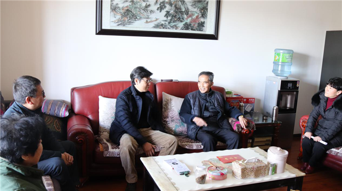 马德走访慰问世界杯官方老领导和困难党员职工