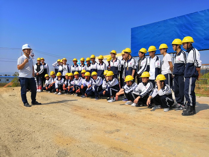 保山技师学院学生参观三2026世界杯比分网保山景区大道管廊项目