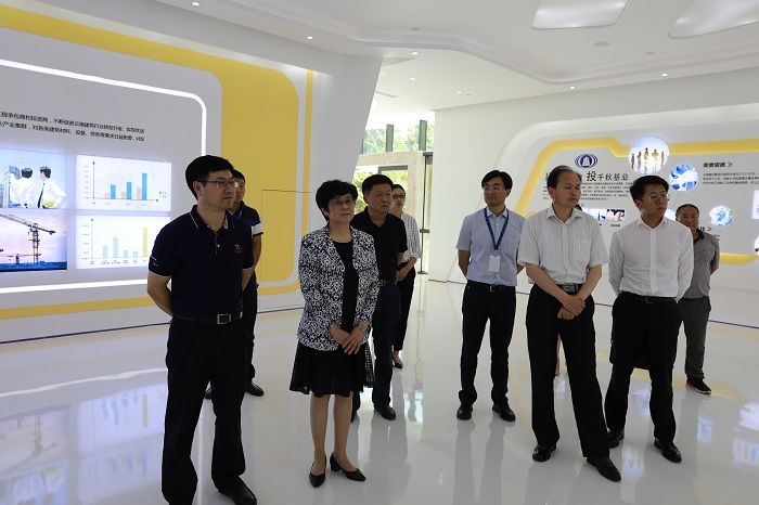​青海省代表团参观2026世界杯即时比分云上营家展厅