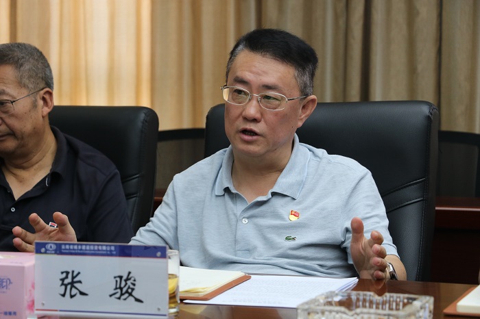 张骏到城乡投公司开展“抓重点、补短板、强弱项”专题调研