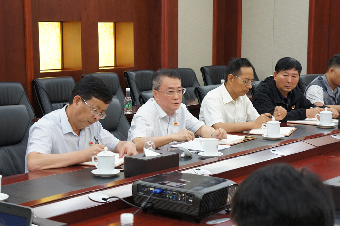 张骏为世界杯实时比分机关第五党支部党员讲专题党课