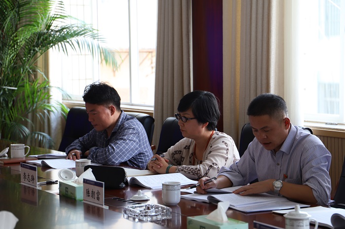 李志琤出席并指导十二公司主题教育专题民主生活会