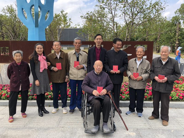 五世界杯官网中文版退管会进行异地居住退休人员走访认证服务工作