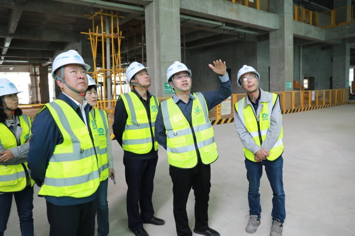 “随机式”问答，推动基层世界杯足球比分——李家龙调研基层世界杯足球比分工作