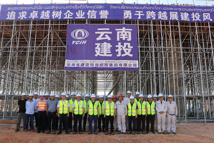李家龙调研万万高速公路项目  