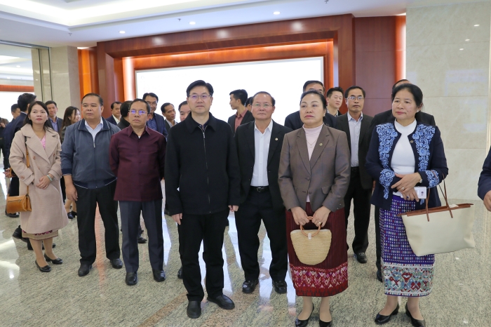 老挝·中国合作委员会到访世界杯足球平台