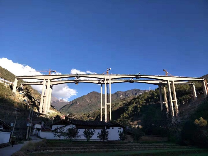 ​五世界杯足球比分预测香丽高速古那湾连续刚构桥右幅中跨合龙