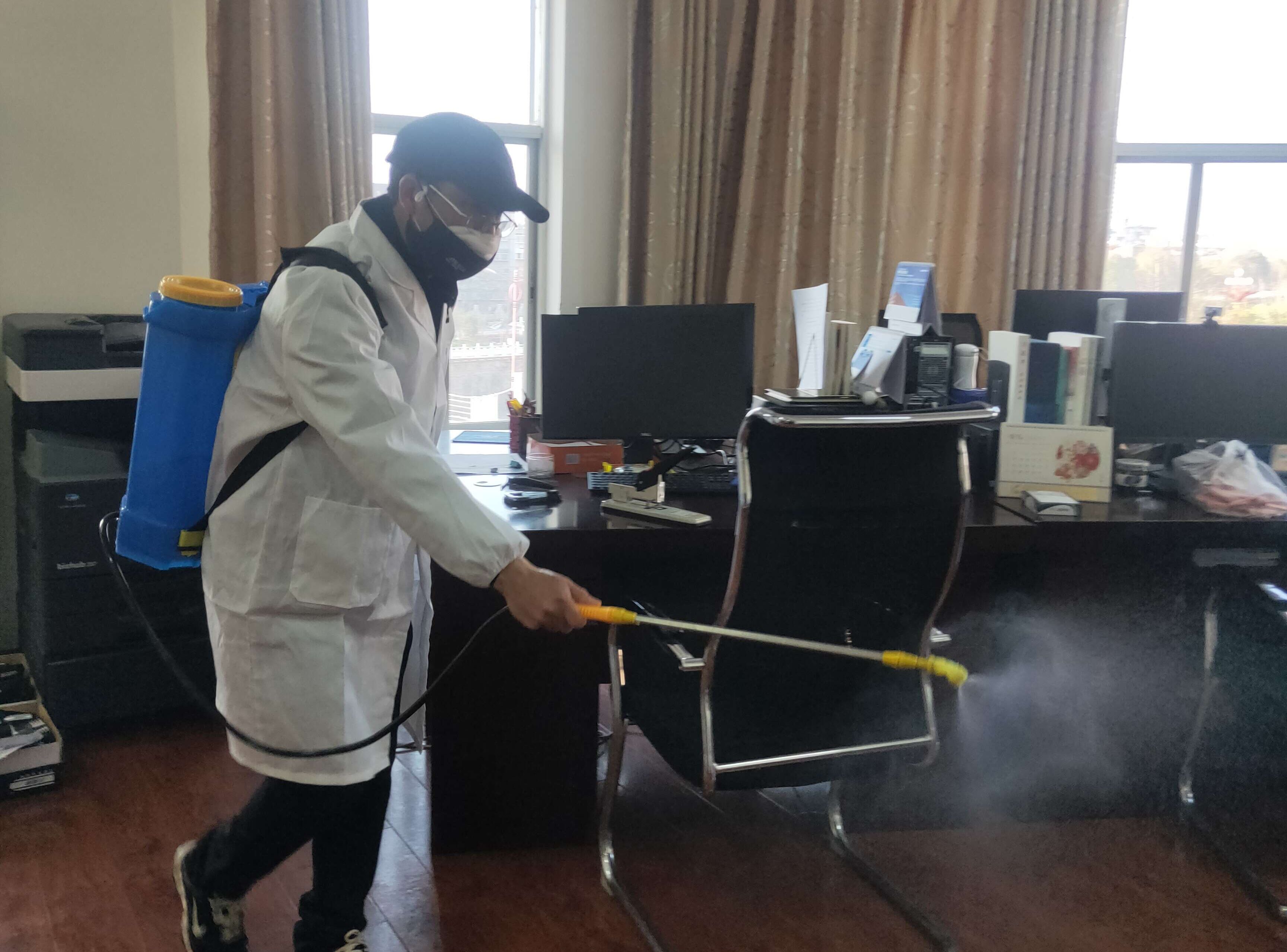 ​十四美加墨世界杯足球比分“志愿行动”助力疫情防控工作  