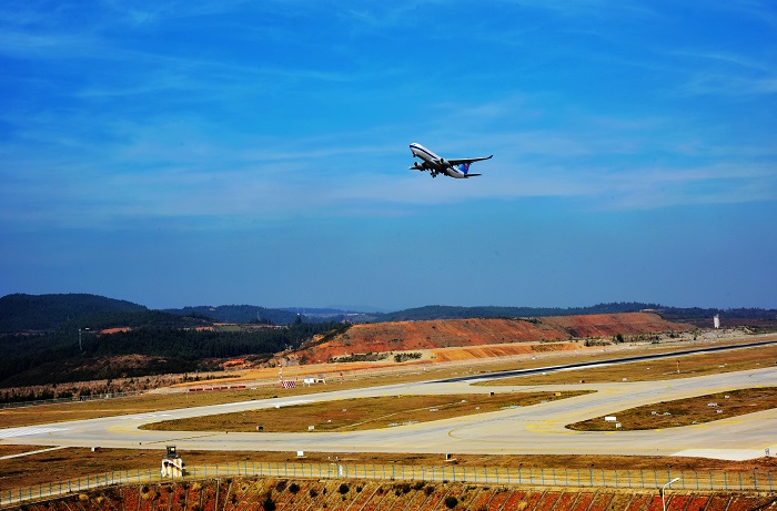 四公司成为全国首家集民航设计和全部施工资质为一体的企业