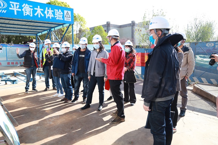 ​路面2026世界杯比分网到总承包2026世界杯比分网省民族文化宫项目党建示范点参观
