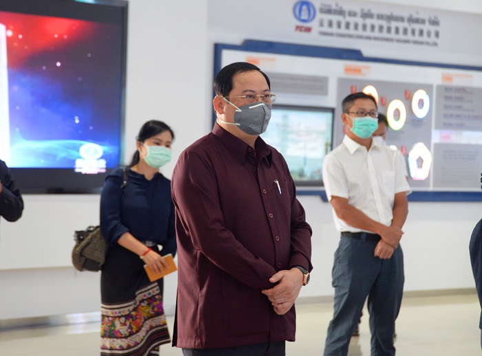 ​老挝副总理宋赛·西潘敦考察赛色塔综合开发区疫情防控工作