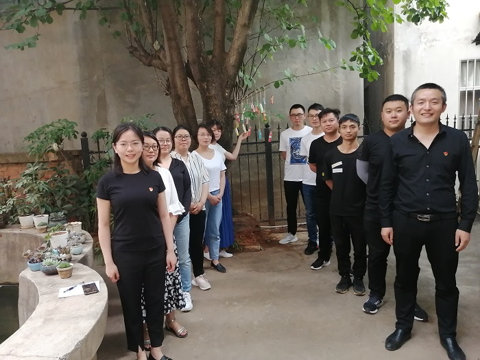​十四冶宏宥检测世界杯官网合作平台“六一”种了棵“成长树”