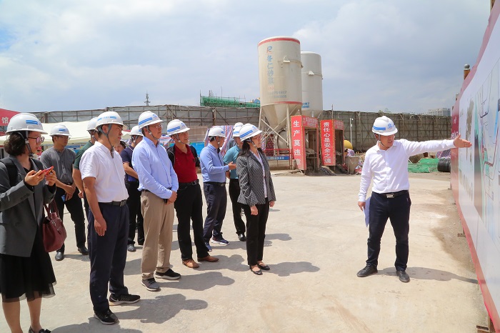 省重点文旅项目推进指导组调研“滇SHOW”项目