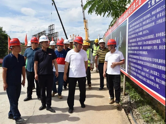 ​寸延峰调研G214线景洪南公路及神秘谷大桥项目