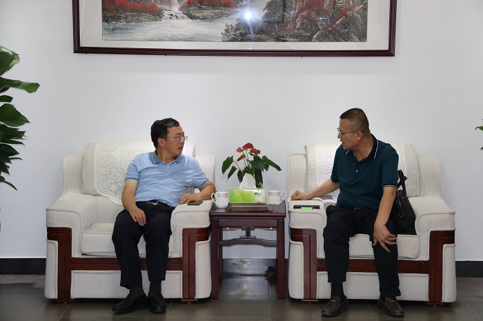 刘金荣会见楚雄州交运局局长余海潮