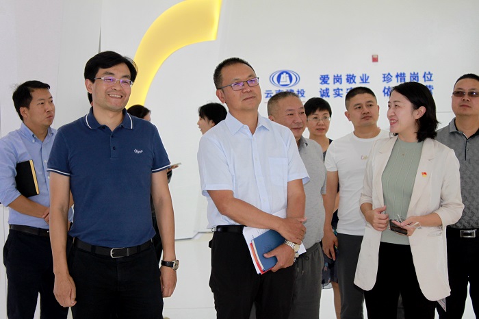 杨国文到物流公司调研