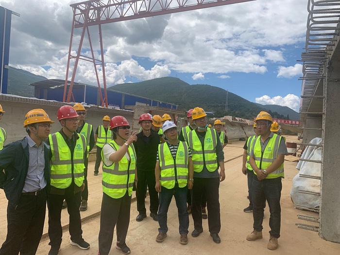 李志琤调研鹤剑兰高速、洱海生态廊道项目