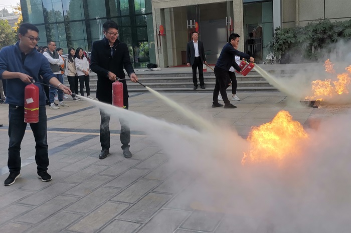 物流世界杯足球平台举办消防演习活动