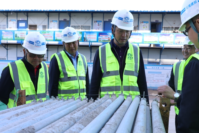 ​张鹏带班检查总承包公司锦慧金融中心项目