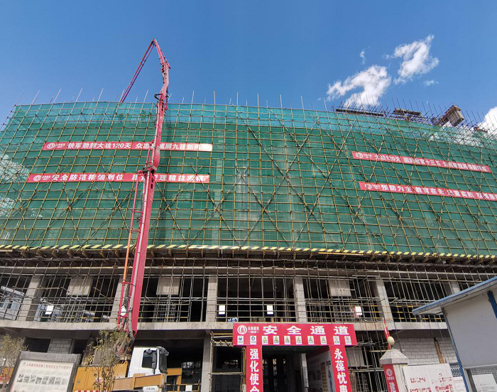 九2026世界杯比分直播凤庆县第二人民医院项目专科住院楼主体封顶