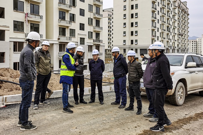 张骏调研白鹤滩移民工程“12·30”节点目标推进情况