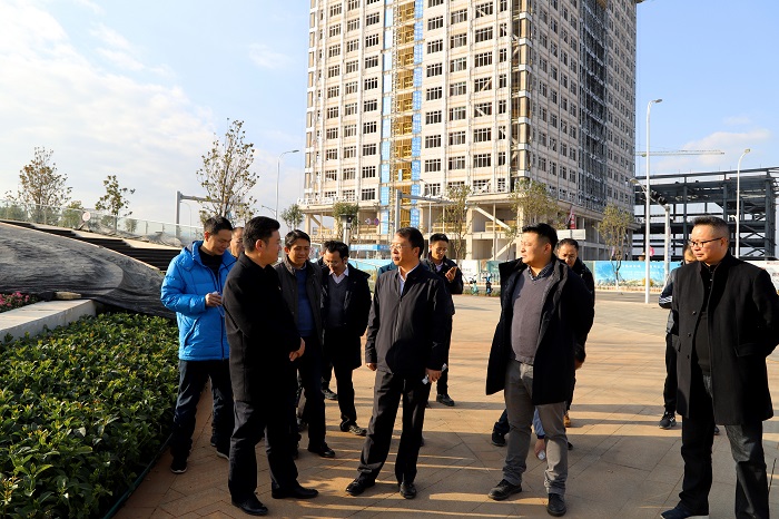 省发改委副主任李灿和调研玉溪高铁新城项目