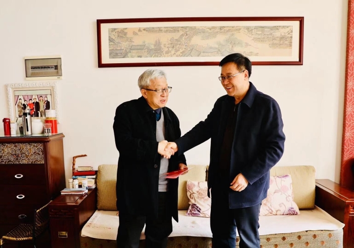 陈文双走访慰问世界杯足球网老领导和困难党员职工