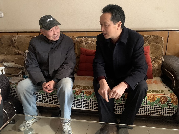 张鹏走访慰问世界杯直播网老领导老党员和困难职工