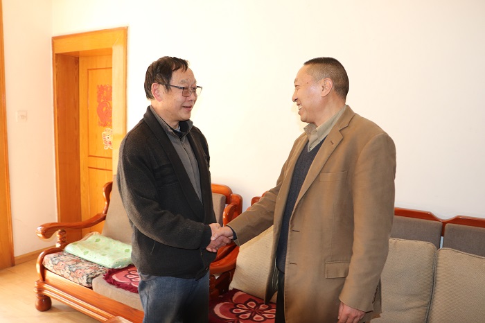 后永宁走访慰问世界杯足球网老领导和困难职工