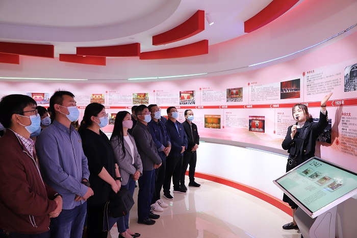 十八世界杯足球平台组织参观昆明市委党校党建主题馆