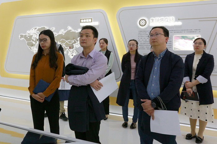 ​省发改委党组成员黄华调研物流公司