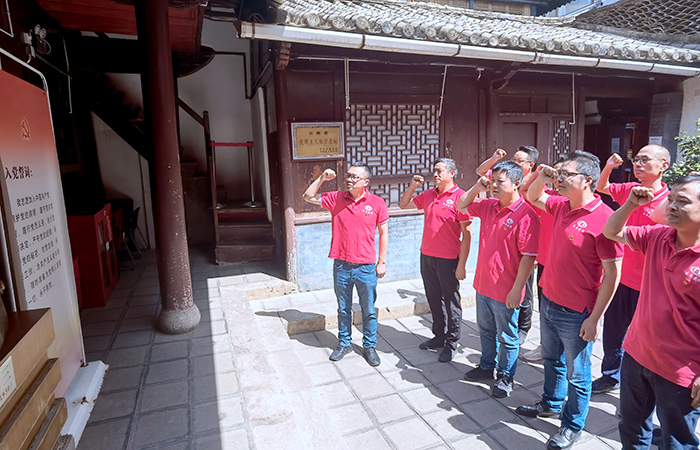 ​钢构2026世界杯比分网第三直管项目部党支部参观革命旧址