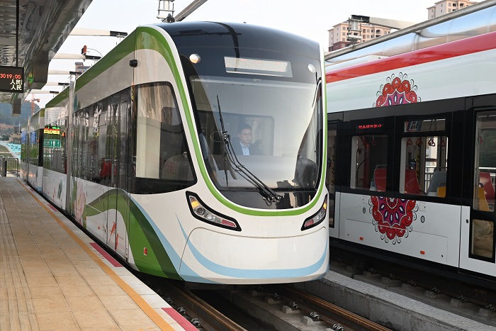 全国首条衔接高铁站和5A级景区的电车正式收费试运行