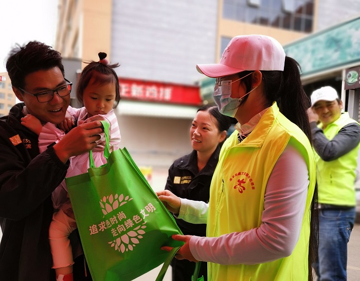 四世界杯实时比分路桥二分世界杯实时比分参与世界环境日宣传志愿服务