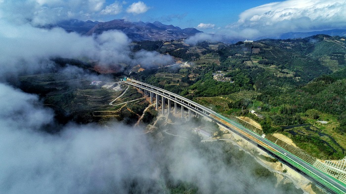 红河州蒙自至屏边高速公路正式通车运营
