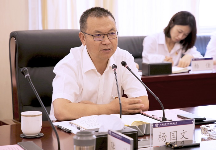 杨国文出席海投世界杯足球网年中工作会