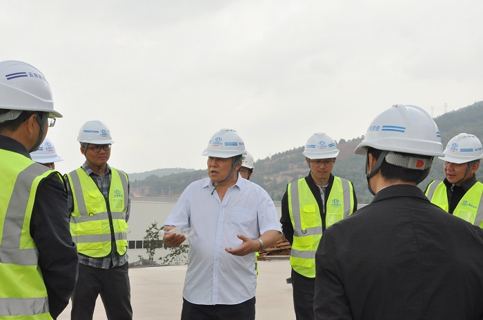 王晓方调研建材科技安宁生产基地项目建设情况