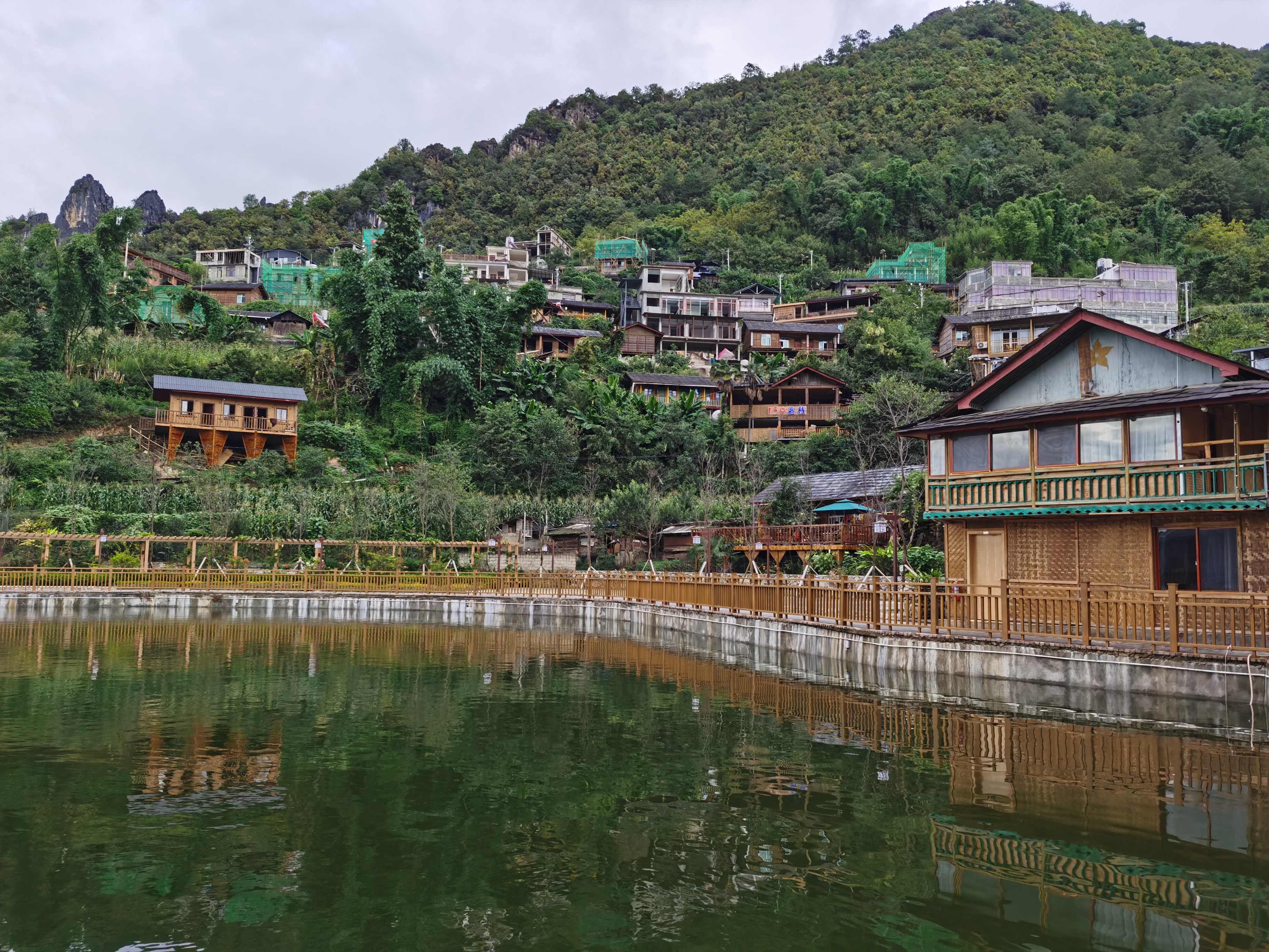 ​福贡县皇冠山乡村旅游怒族特色村改造提升项目第一批次世界杯足球比分预测完成