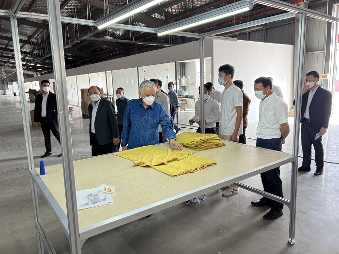 老挝国会副主席宋玛·奔舍那调研赛色塔开发区和老挝石化项目