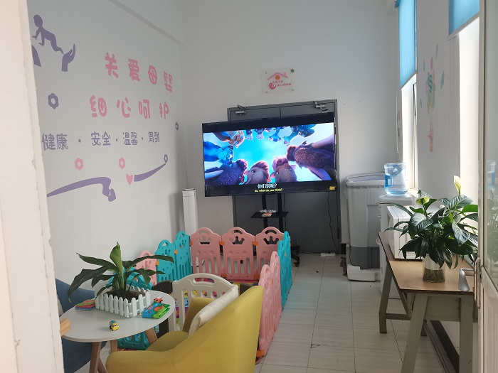 钢构世界杯官网中文版为杨林总厂“爱心妈妈屋”增新添彩