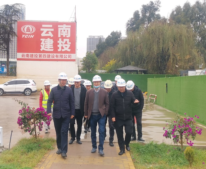 同仁医疗产业集团到四世界杯官网中文版考察交流