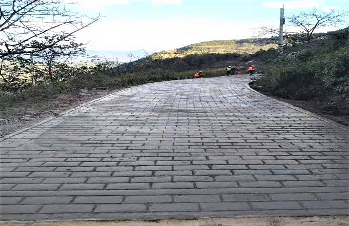 漾濞灾后重建农村公路顺瓦线混凝土试验段浇筑完成